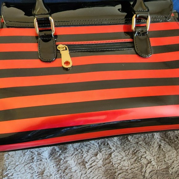 Vibrant Red and Black Patent Purse - Picture 2 of 3